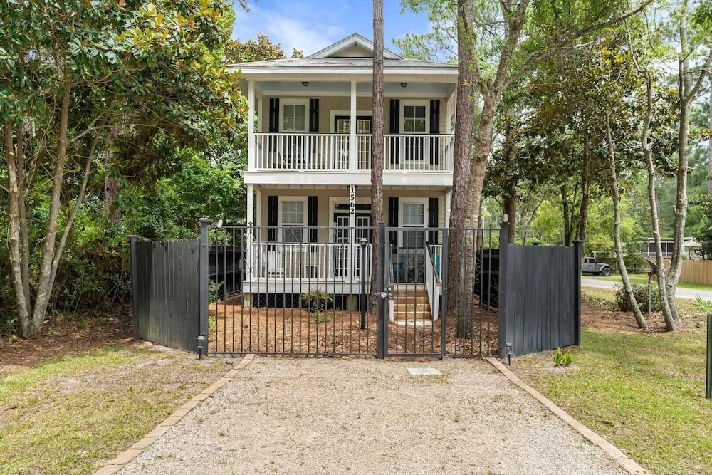Coastal Soul 393 by Avantstay Near Boat Ramp & Bay, Private Yard