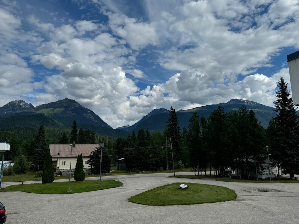 Blue River Motel