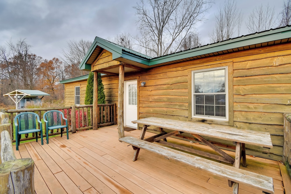 Bayfront Cabin w/ Docks & Access to Lake Ontario!