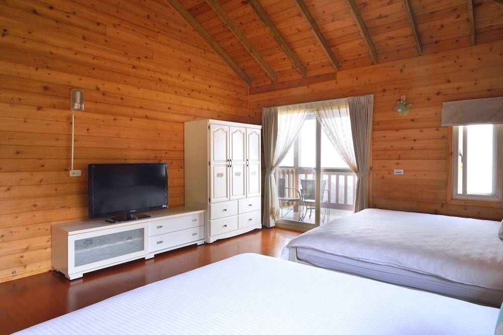 Sitou Flora's House B&B