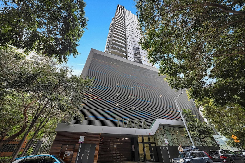 Luxurious one Bedroom Apartment With Pool