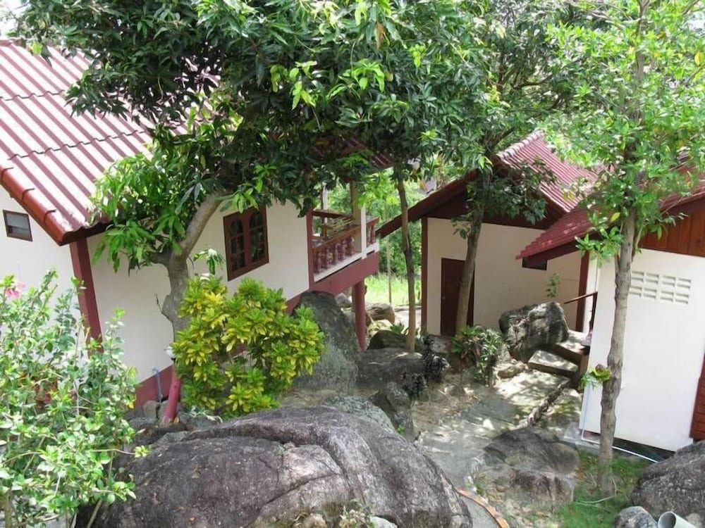J.B.Hut Bungalows