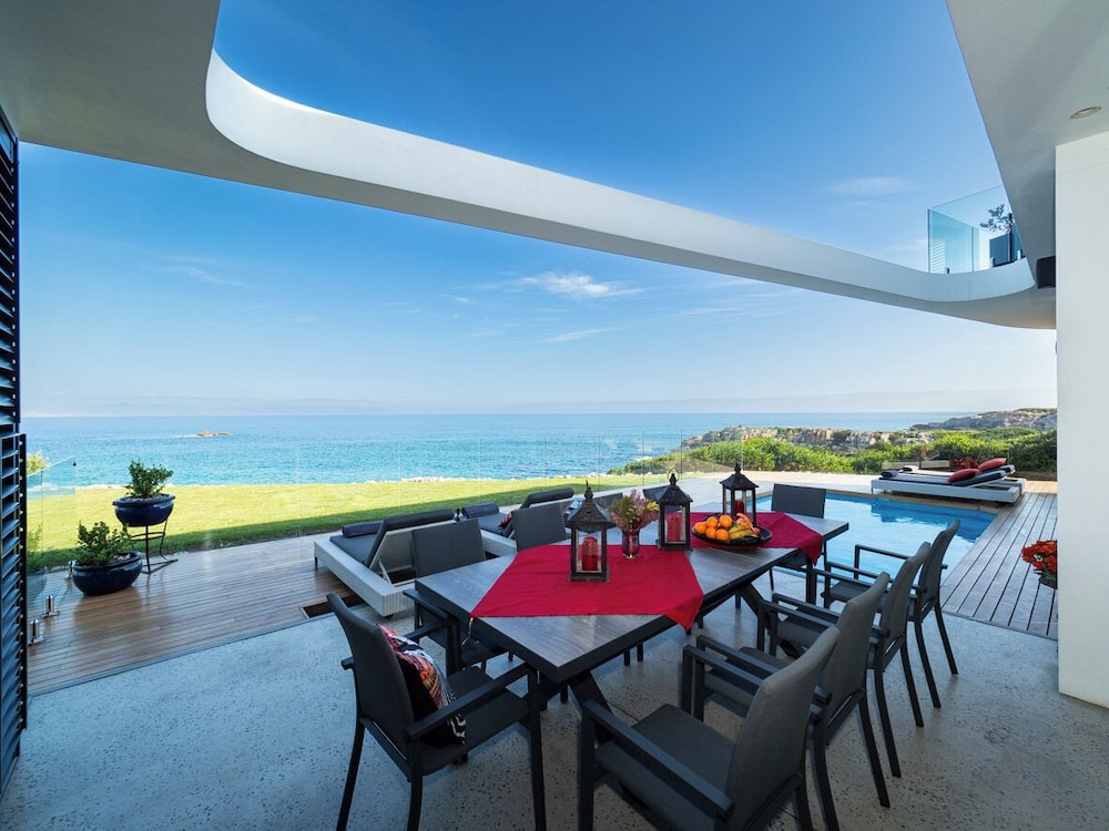 Boutique Ocean Views incorporating Wend