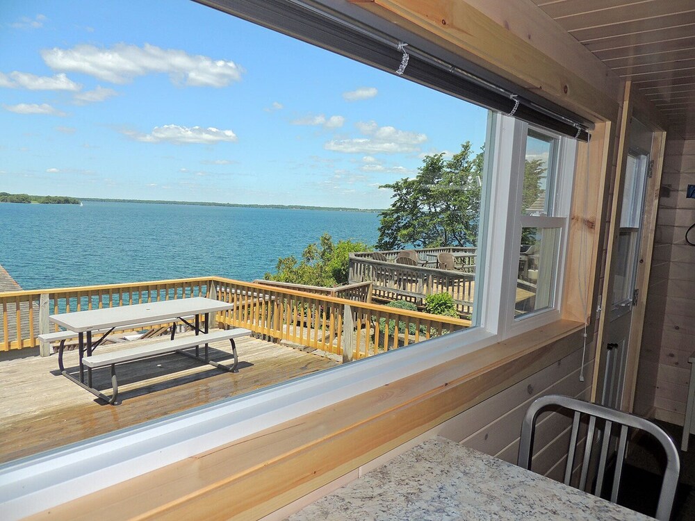 Angel Rock Waterfront Cottages and Vacation Homes