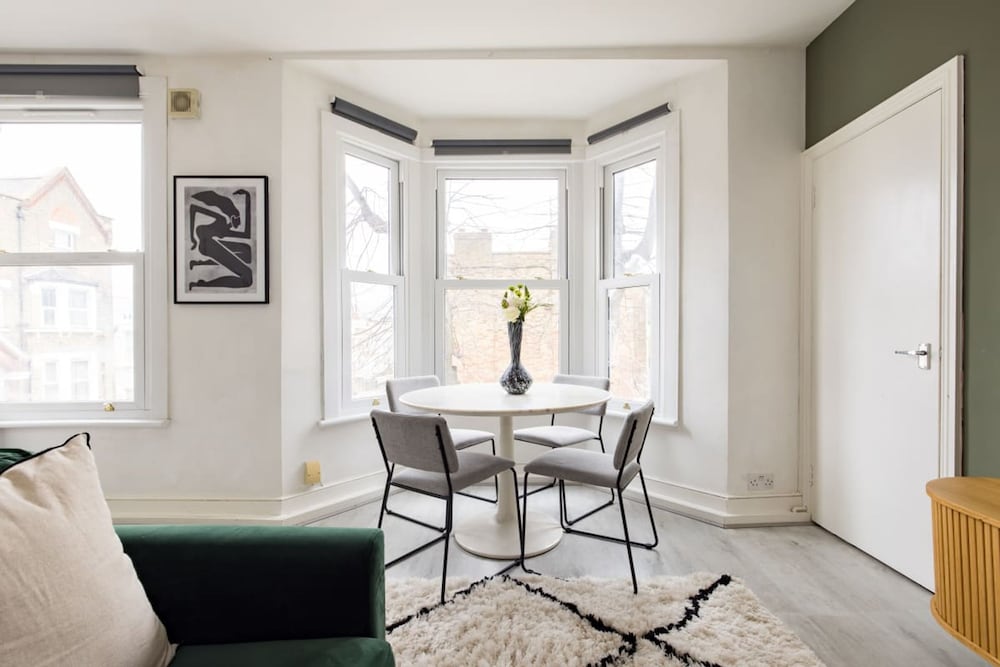 The Brockwell Park Place - Bright 2bdr Flat