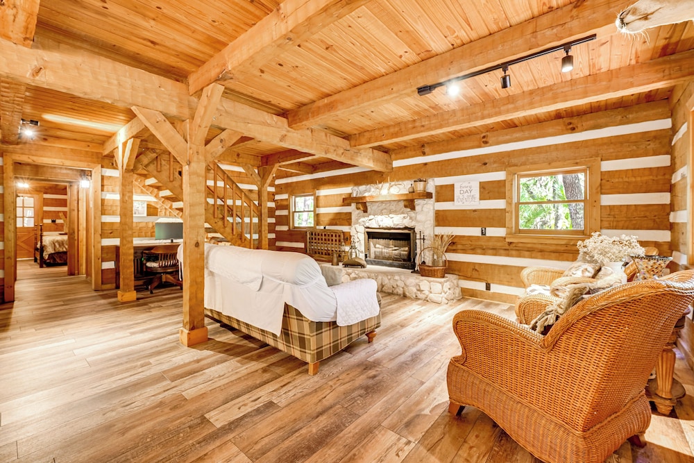 Spacious Sebring Family Cabin w/ Fun Barn + Yard!