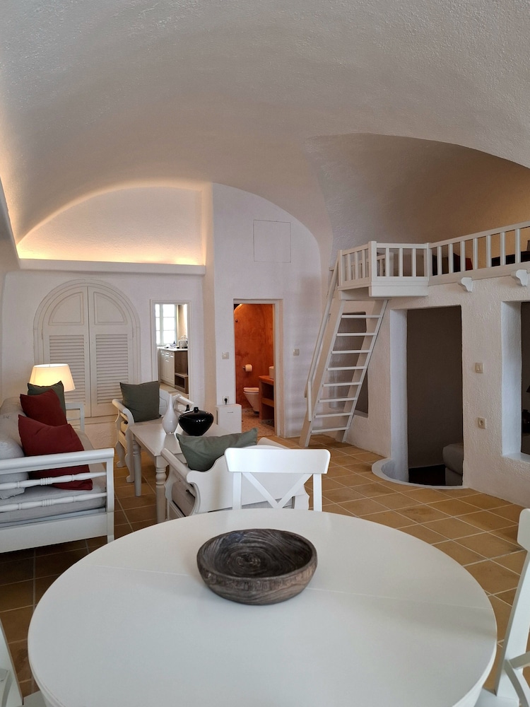 Mardanza Krokos Suites