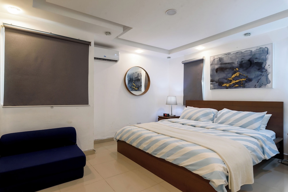 Oceanfront Condo in Ave. España Sleeps 8