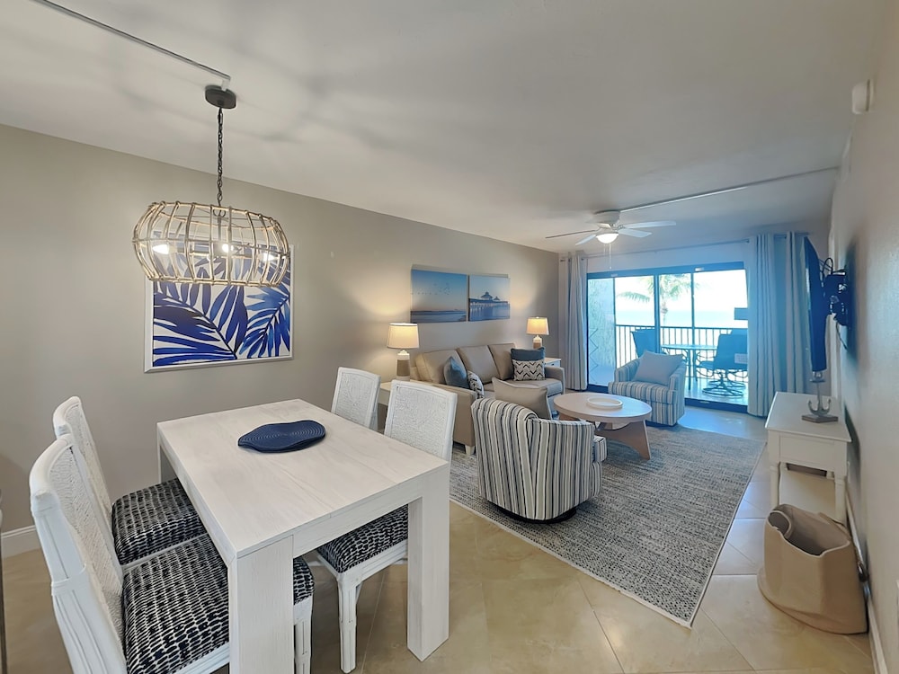 Seaside 3 by Distinctive Beach Rentals