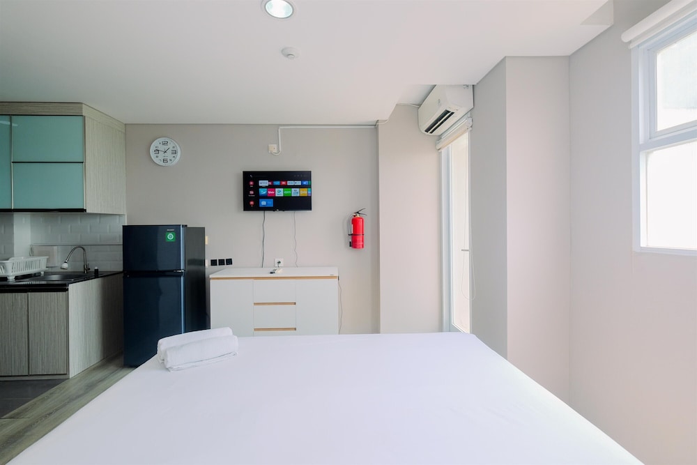 Minimalist Designed And Nice Studio At Bintaro Icon Apartment