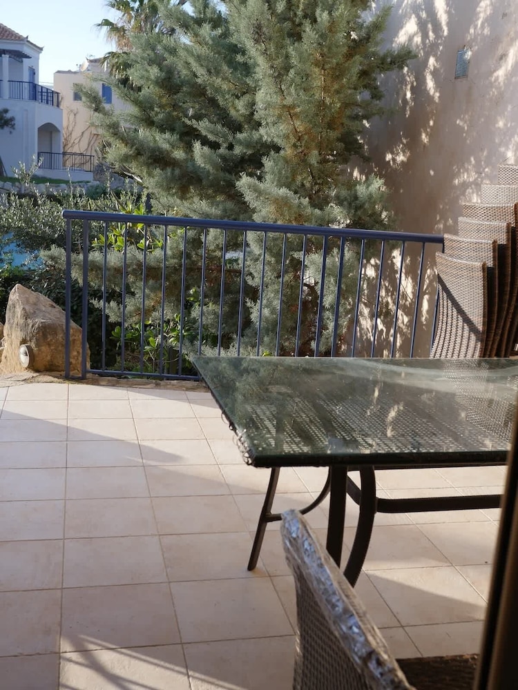 Cassiopeia 1BR Apt on Beach with Pool
