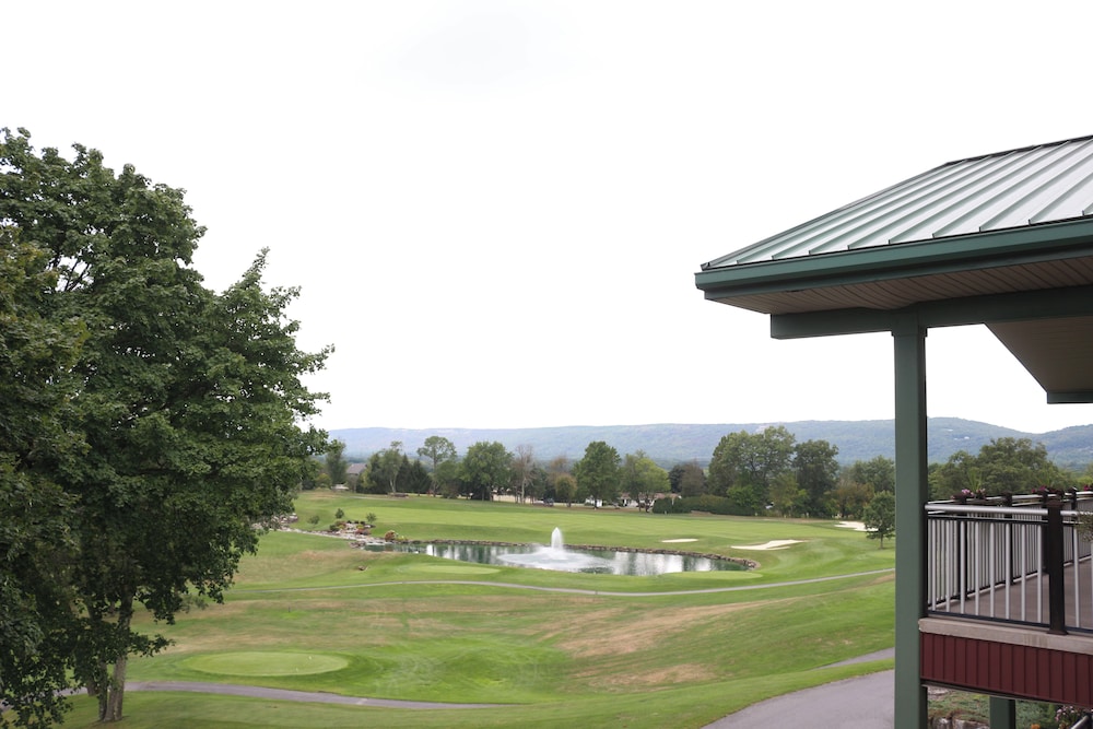 The Lodge at Woodstone Country Club