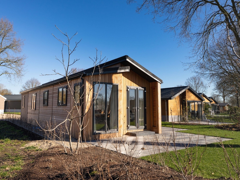 Well-kept Chalet not far From the Biesbosch view 4
