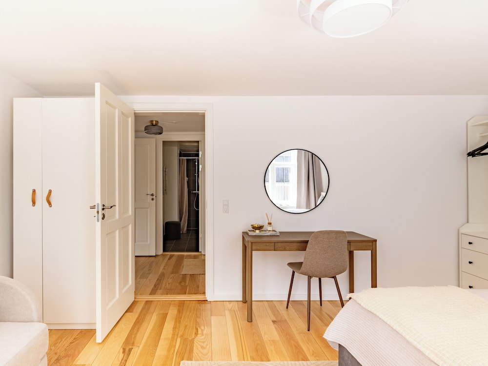 Sanders Regent - Bright 1 Bdr Apt