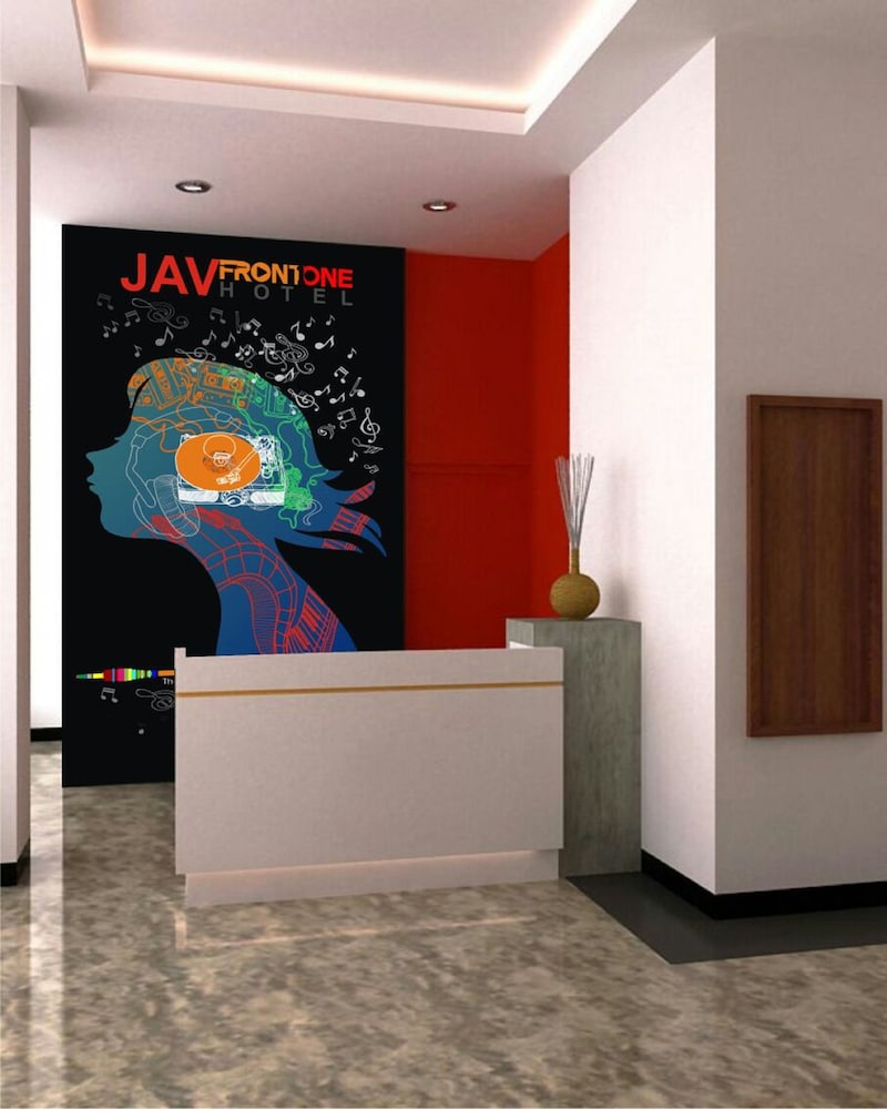 Lobby & Reception