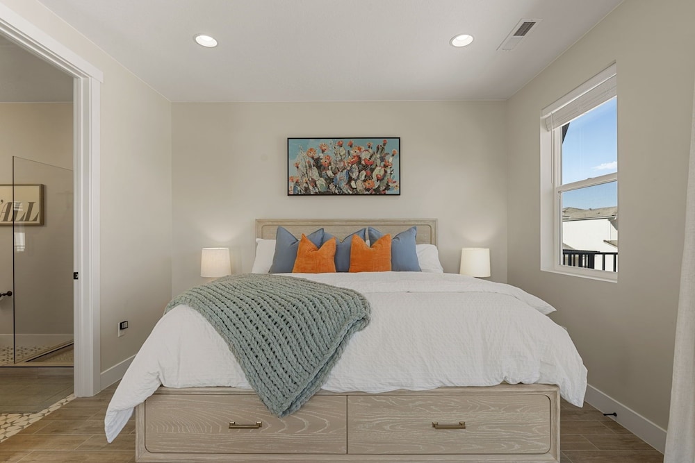 Southwest Getaway 6 Bedroom Home