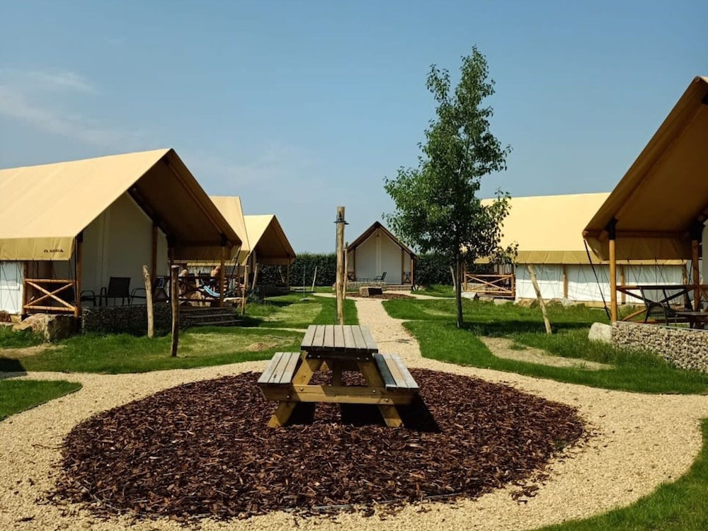 Nice Safari Tent 9 km From Maastricht view 3