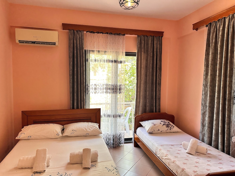 Apartments Meleqi