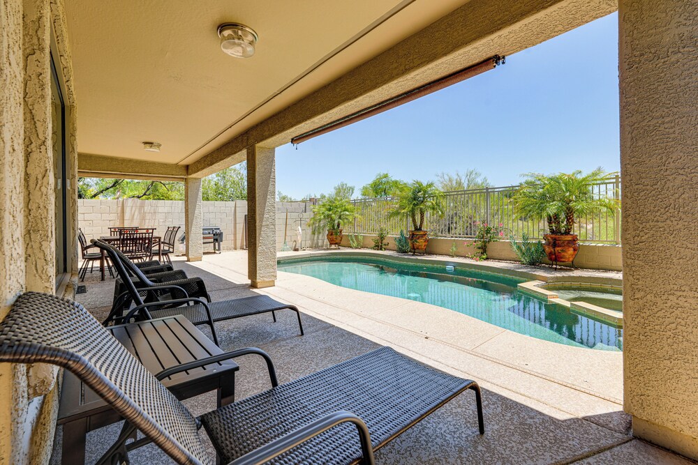 Spacious Family Oasis in Cave Creek!