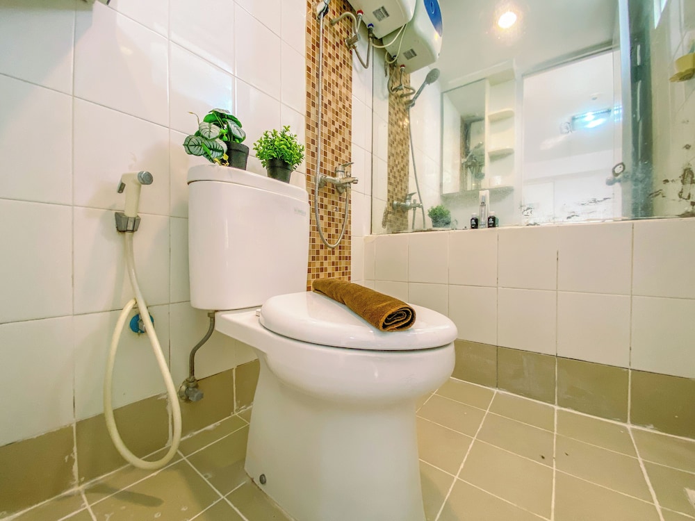 2Br Space Near Mall At Bassura City Apartment