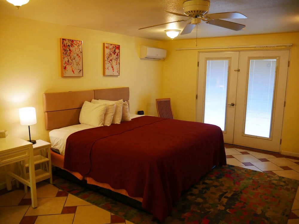 Camaray Motel