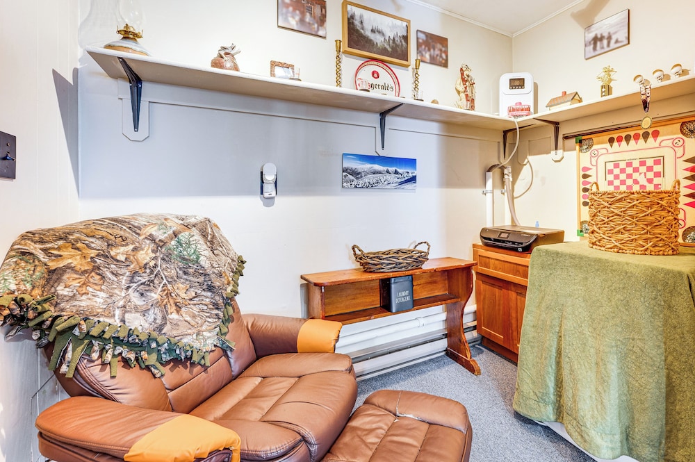 Hiking Galore: Mittersill Townhome in Franconia!