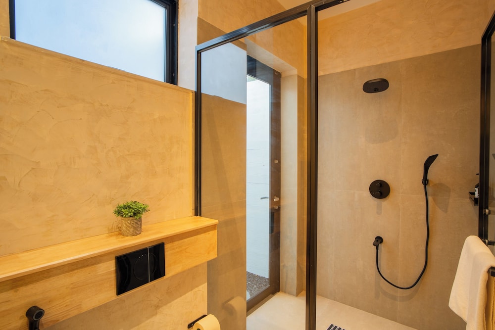 ELIVAAS Ekam | Luxe 4 BHK Villa With Pvt Pool & Patio