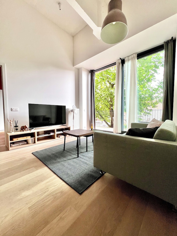 Spacious Loft Instant Favourite Up to 4