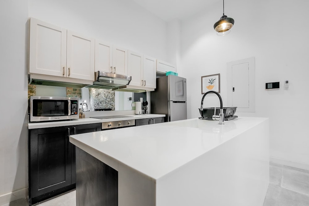 w Contemporary 1BR in Plaza Catedral