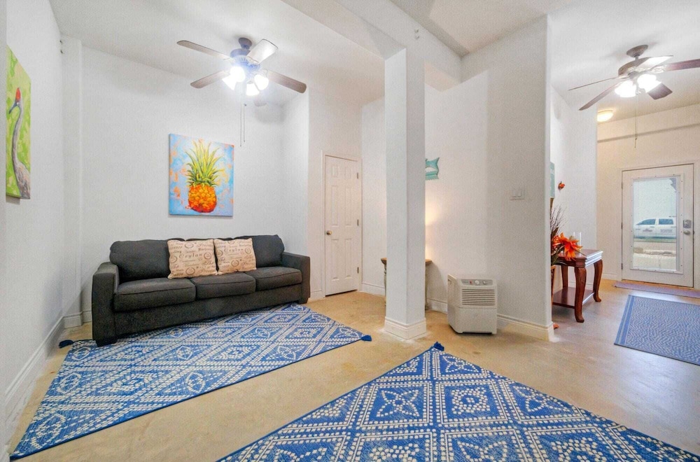 2 Homes, Sleeps 22 Steps to the Beach, Private Pool, Fire Pit, Balcony Views