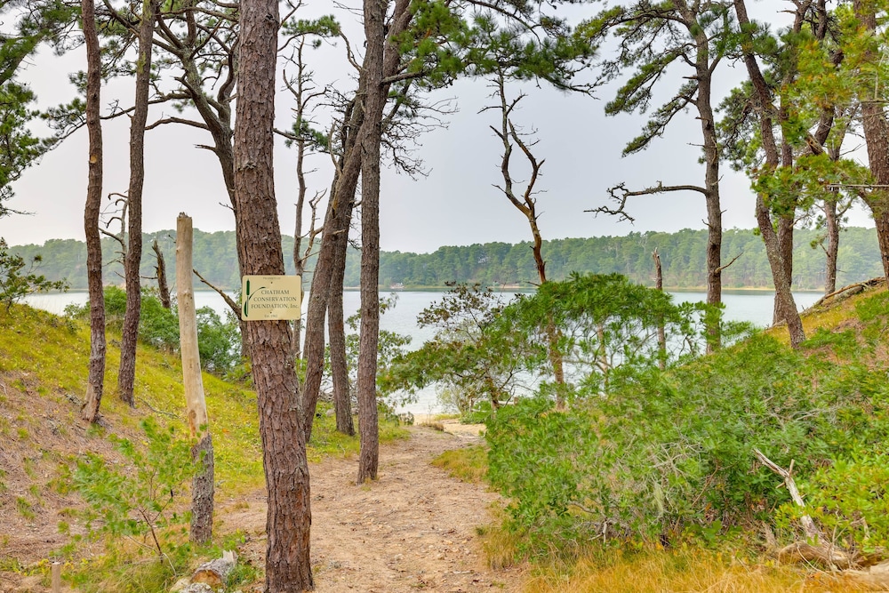 Cape Cod Perfection - Mid-cape Chatham!