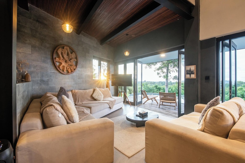 Stunning 6BR Villa 5 Mins to Bingin