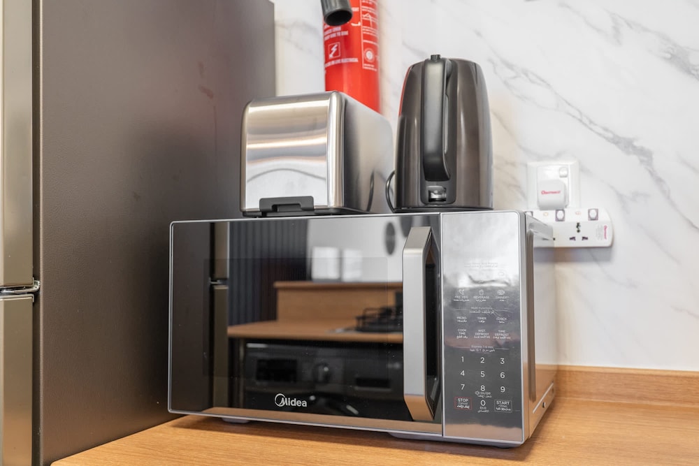 Cozy 1BR Gem in Marina With City Views