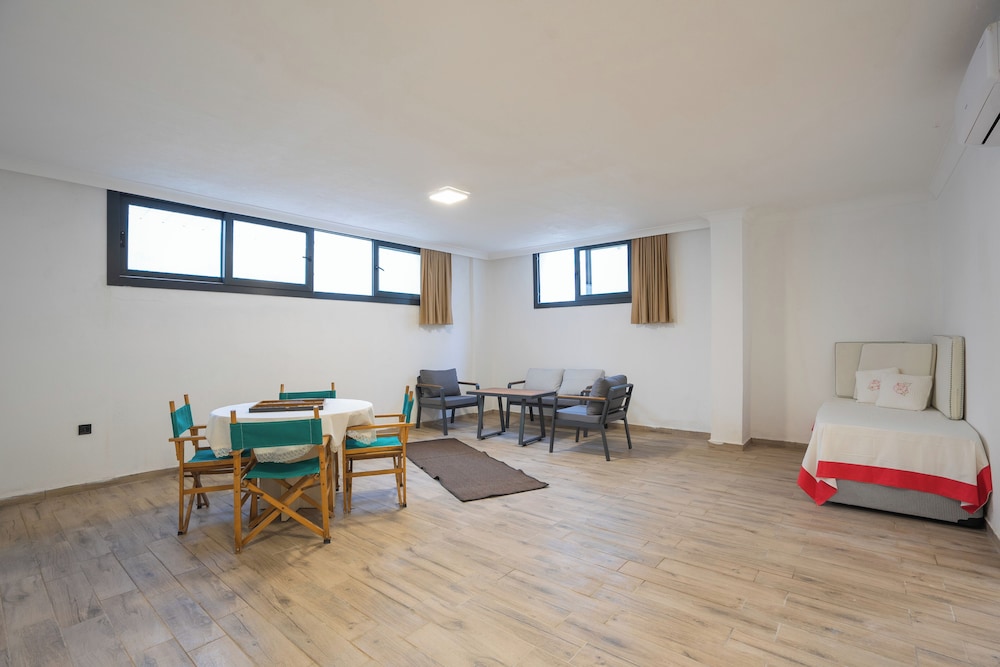 Limon Homes Dublex Daily Weekly Rentals