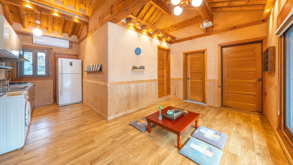 Yangpyeong Vivaco Hanok Stay