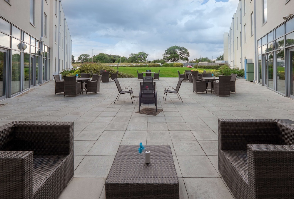 Luton Vacations - Hilton Garden Inn Luton North, United Kingdom - Property Image 29