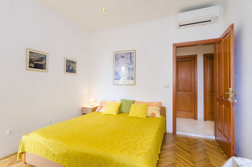 Rooms Lovrijenac