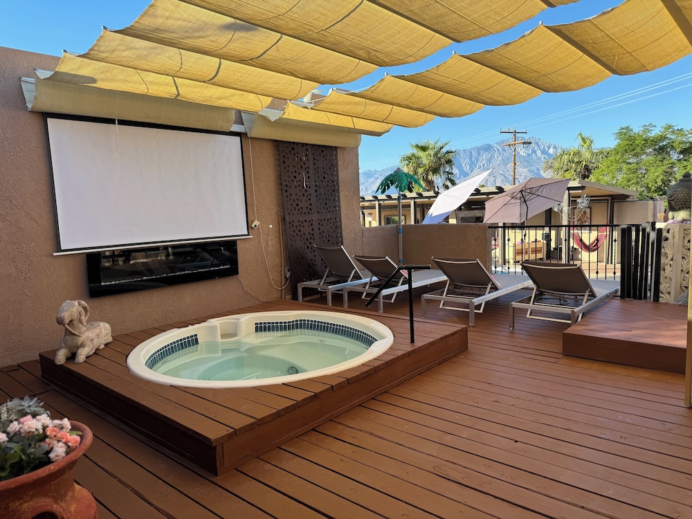 Hotel Mi Kasa Hot Springs 420, Adults only, Clothing Optional - Image 1