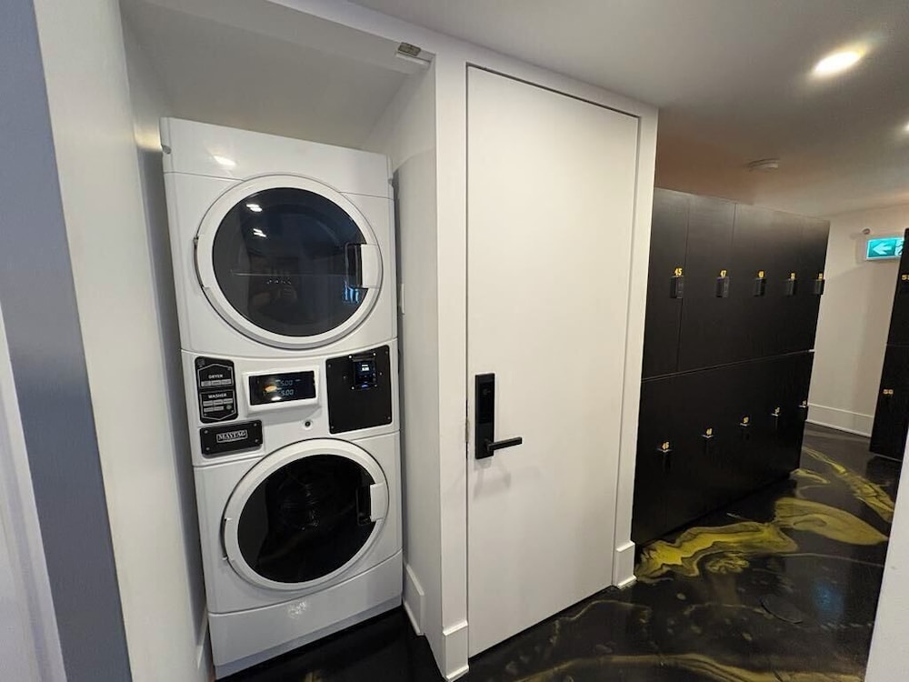 Capsule Hotel