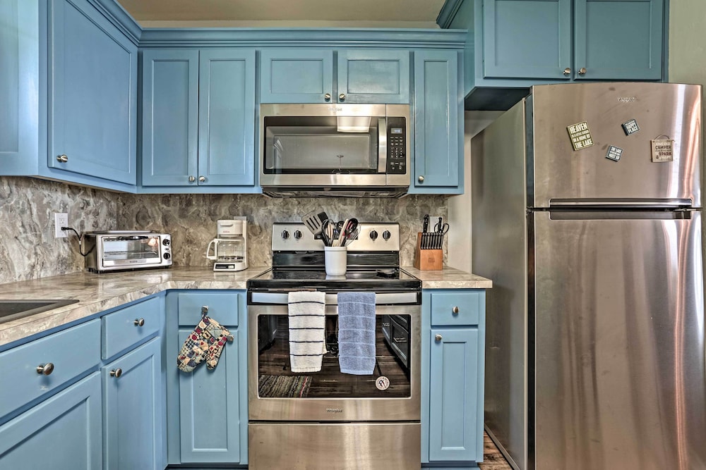 Relaxing Texas Getaway, 1 Mile to Boat Ramp! - Property Image 20