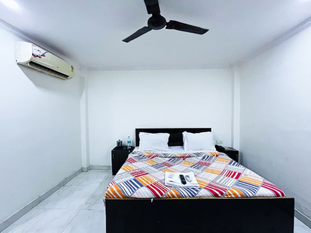 Roomshala Hotel Tom & Jerry