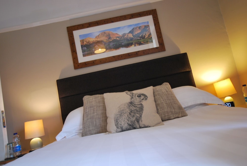 The Punchbowl Hotel