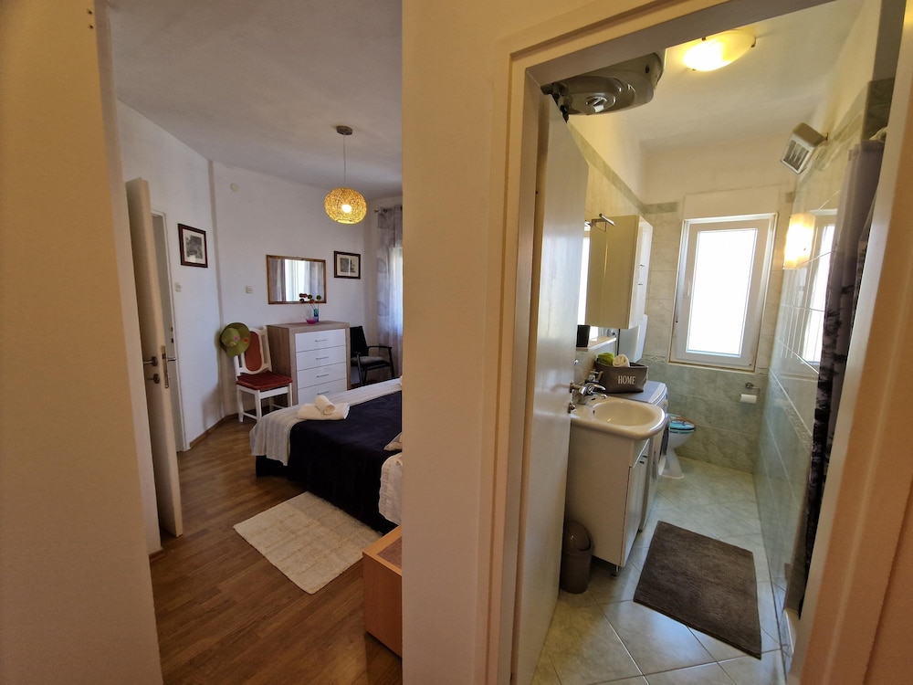 Apartments Godena