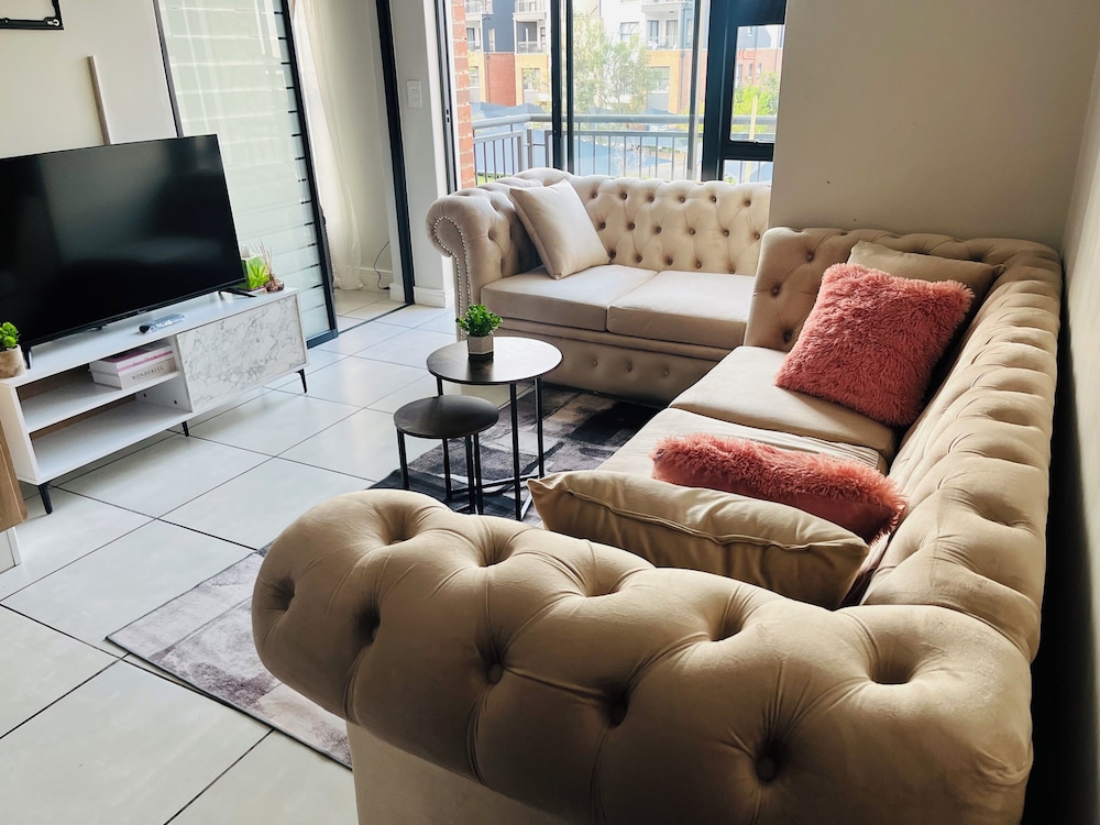 Cozy Pretoria Apartment With City & Garden Views