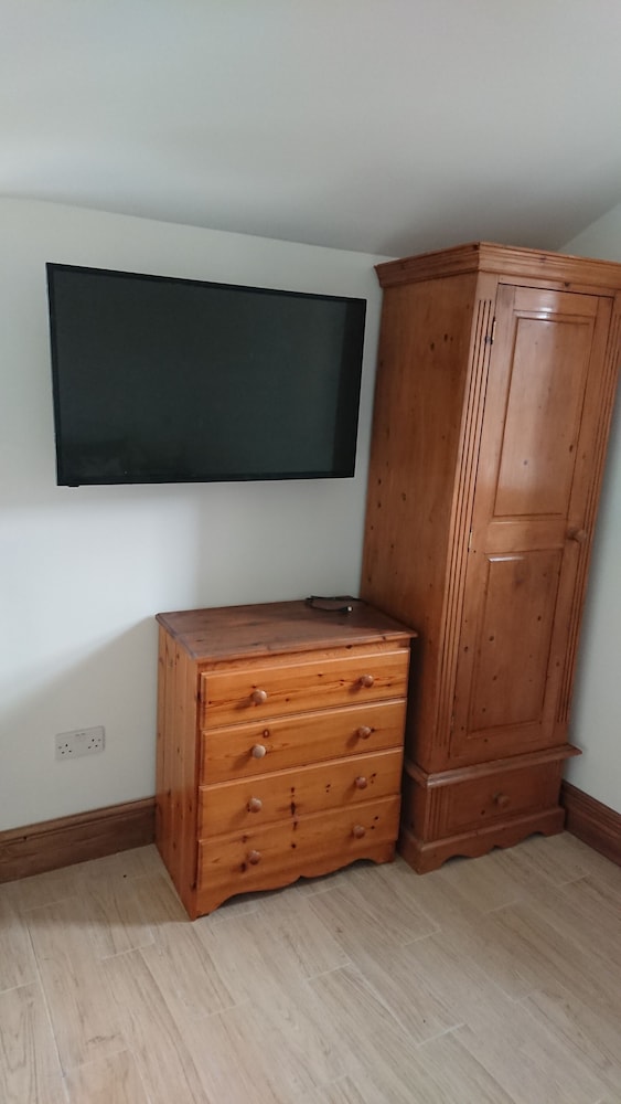 Open Plan Studio by Alton Towers view 3