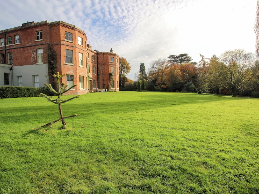 Caynham Court