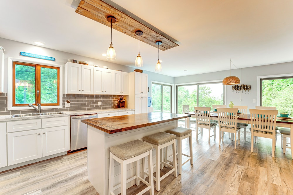 Walk to Semi-private Beach: Lake Michigan Getaway