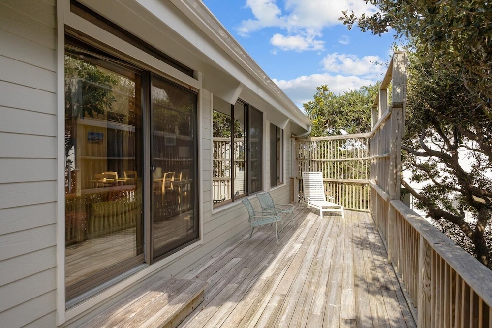 Beach Grove 3 Bedroom Home