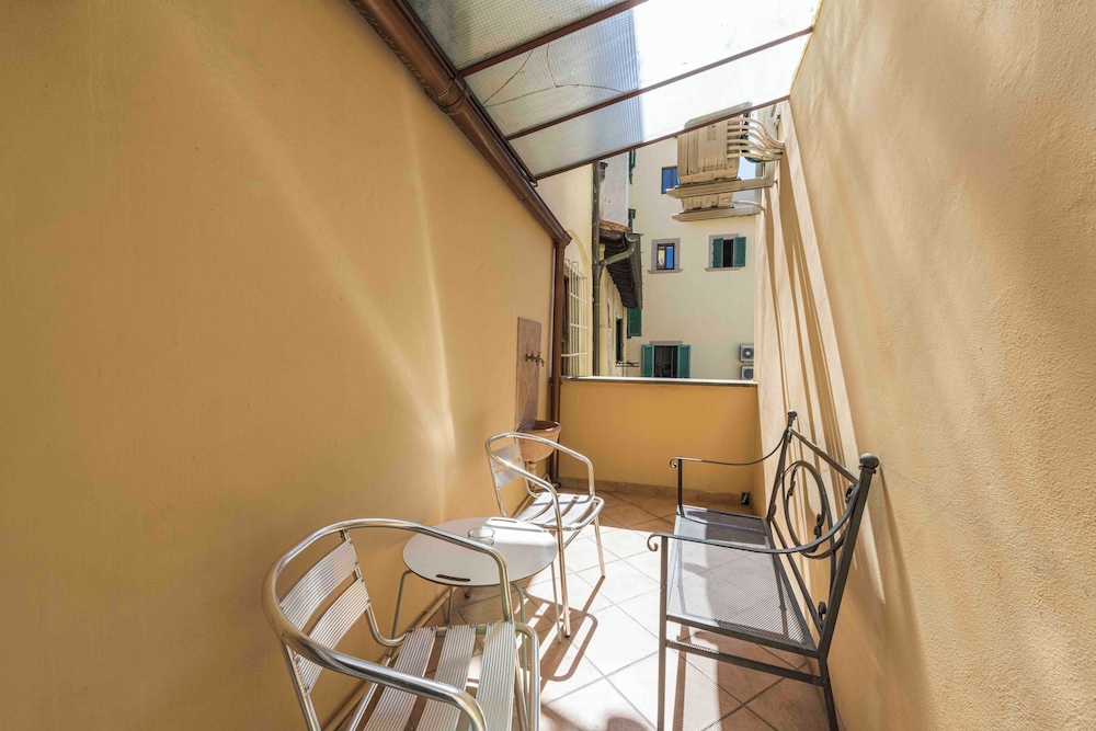 Brand new apartment in Florence by MMega