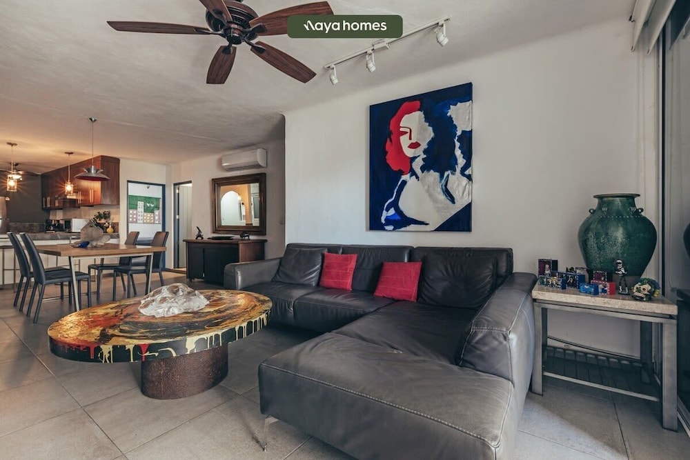 Cozy 2BR King Beds - Rooftop Pool - Fast Wifi